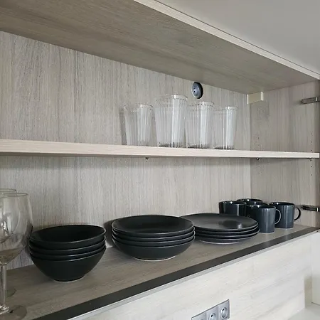 Centre Design O2 Arena - Parking - Large Glass Balcony - Platce Dph - Big Tv - Coffee, 24-7 Self Check-in 아파트 *