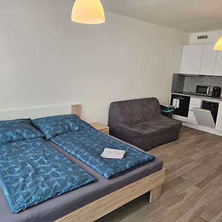 아파트 Centre Design O2 Arena - Parking - Large Glass Balcony - Platce Dph - Big Tv - Coffee, 24-7 Self Check-in